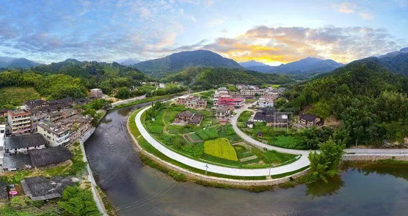 大溪远眺